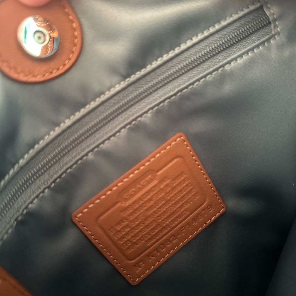 New Coach Crossbody but not in perfect condition (little stain) - Picture 3 of 3